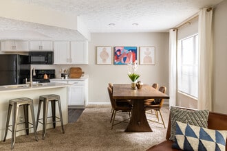 Fairway Lakes in Westerville, OH - Foto de edificio - Building Photo
