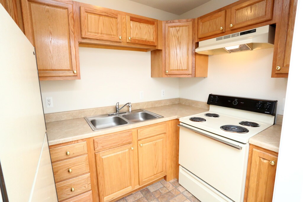 GolfView Apartments By The Bay Essexville, MI Apartments For Rent