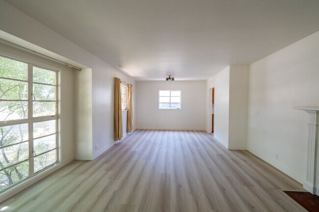 1137 S El Molino St in Alhambra, CA - Building Photo - Building Photo
