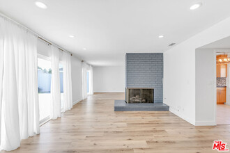 8540 Jumilla Ave in Los Angeles, CA - Building Photo - Building Photo