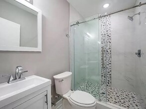 649 N 35th St in Philadelphia, PA - Building Photo - Building Photo