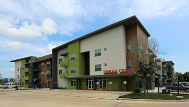 Urban Crest in Lake Jackson, TX - Building Photo - Building Photo