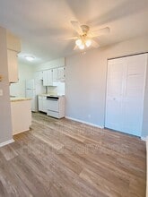 203 Charleston Blvd in Macomb, IL - Building Photo - Building Photo