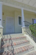 2125 Mozart St in Los Angeles, CA - Building Photo - Building Photo