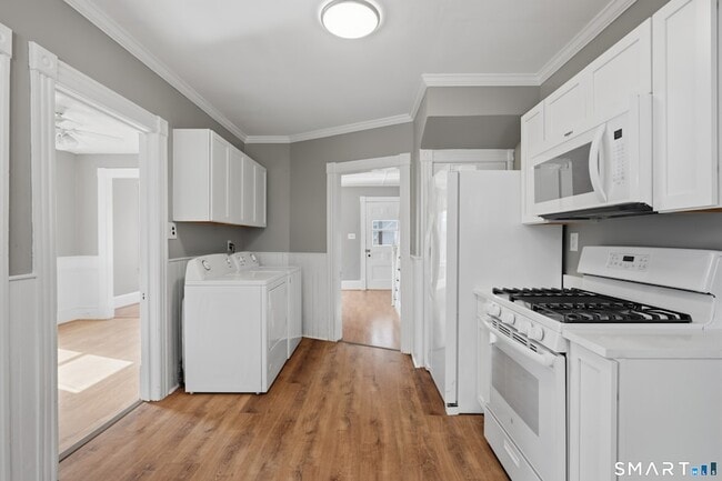 43 Dunham St in Norwich, CT - Foto de edificio - Building Photo