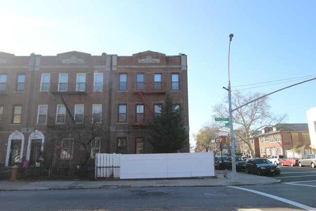 1902 Bay Ridge Pkwy in Brooklyn, NY - Building Photo - Building Photo