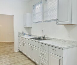 828 W 17th St in Jacksonville, FL - Building Photo - Building Photo