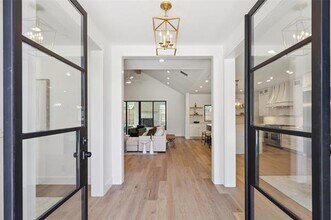 4042 Mendenhall Dr in Dallas, TX - Building Photo - Building Photo