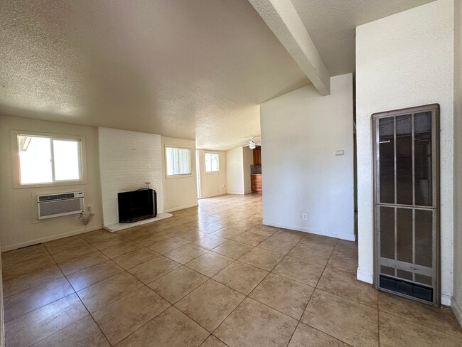 828 Fremont Blvd in West Sacramento, CA - Building Photo - Building Photo