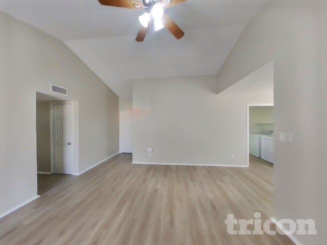 6826 W Cholla St in Peoria, AZ - Foto de edificio - Building Photo