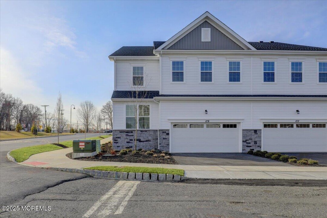 179 Woolley Ct in Ocean Township, NJ - Building Photo