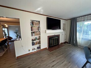 5100 N Idlewild Ave in Whitefish Bay, WI - Building Photo - Building Photo