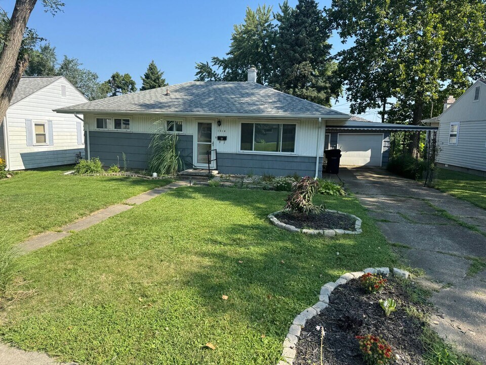 1314 Hedgewood Dr in Lafayette, IN - Building Photo