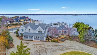 1552 Runyon Ln in Mantoloking, NJ - Building Photo