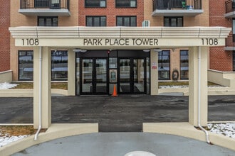 Park Place Tower in Peekskill, NY - Foto de edificio - Building Photo