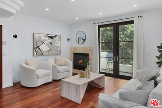744 N Alfred St in Los Angeles, CA - Building Photo - Building Photo
