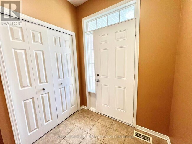 141 Gatespark Private in Ottawa, ON - Building Photo - Building Photo