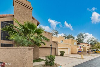 2045 N Sunset Dr in Chandler, AZ - Building Photo - Building Photo