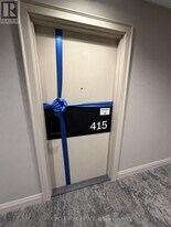 3250 Carding Mill Trail in Oakville, ON - Building Photo