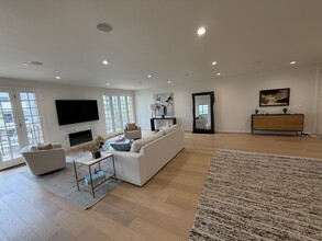 11815 Dorothy St, Unit 5 in Los Angeles, CA - Building Photo - Building Photo