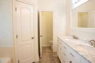 32769 Faulkner Dr in Denham Springs, LA - Foto de edificio - Building Photo