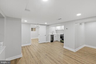 2388 Champlain St NW in Washington, DC - Building Photo - Building Photo