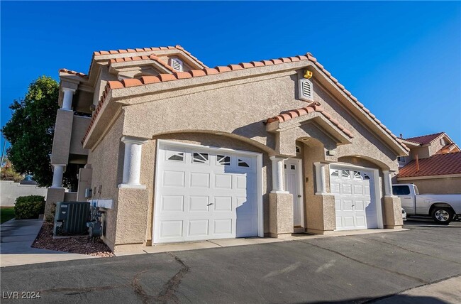 3327 Erva St in Las Vegas, NV - Building Photo - Building Photo