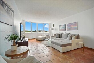 1170 NE 191st St in Miami, FL - Building Photo - Building Photo