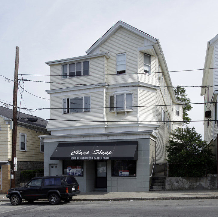 284 Columbia St in Fall River, MA - Foto de edificio