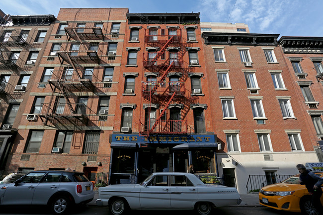 341 E 9th St in New York, NY - Foto de edificio - Building Photo