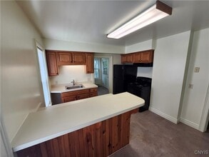 30 W Elizabeth St in Skaneateles, NY - Building Photo - Building Photo