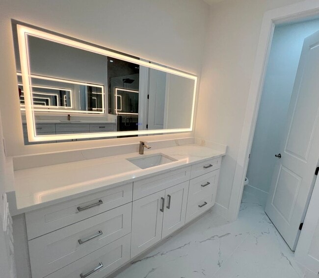 2657 2nd Ave SE in Naples, FL - Foto de edificio - Building Photo