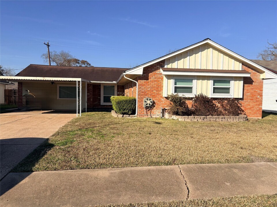 4110 Wuthering Heights Dr in Houston, TX - Building Photo