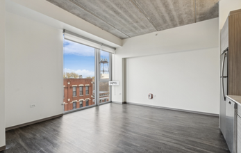 1923 N Western Ave, Unit 605 in Chicago, IL - Building Photo - Building Photo
