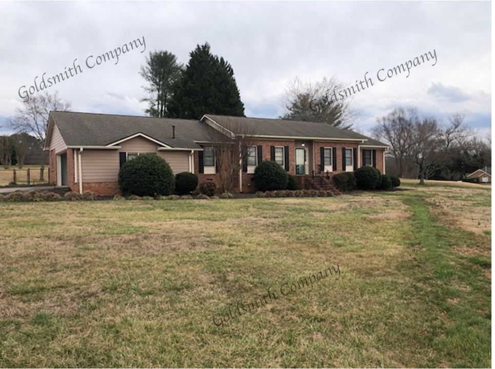 600 Sheffield Rd in Easley, SC - Building Photo