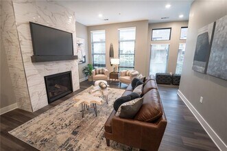 1052 Fraser St in Roswell, GA - Building Photo - Building Photo