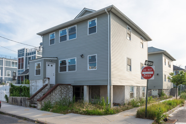 Arverne in Far Rockaway, NY - Foto de edificio - Building Photo