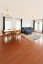 2117 W Spruce St in Tampa, FL - Building Photo - Building Photo