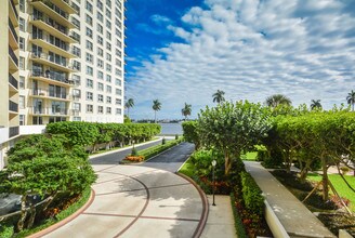 1701 S Flagler Dr-Unit -207 in West Palm Beach, FL - Foto de edificio - Building Photo