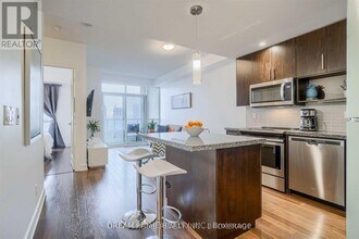 120 Homewood Ave in Toronto, ON - Building Photo - Building Photo