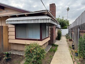 400 W Glendon Way in San Gabriel, CA - Building Photo