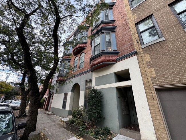 746-48 E Passyunk Ave in Philadelphia, PA - Building Photo - Building Photo