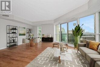 445 Laurier Ave W in Ottawa, ON - Building Photo - Building Photo