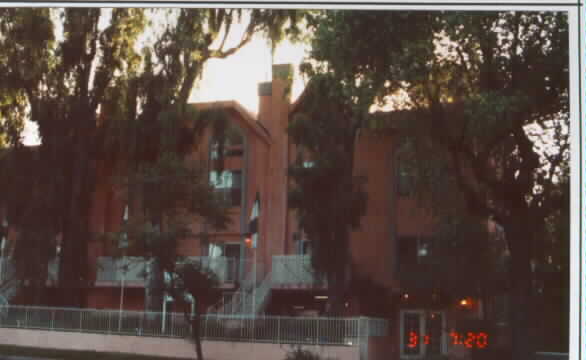 Studio Center Apartments in Studio City, CA - Foto de edificio - Building Photo