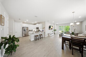 1074 Enbrook Lp in Naples, FL - Building Photo - Building Photo