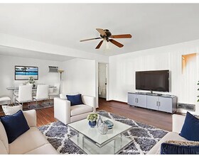 6823 Mohawk St, Unit 3 in San Diego, CA - Building Photo - Building Photo