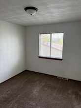 4 Brown Ct in Davenport, IA - Building Photo - Building Photo