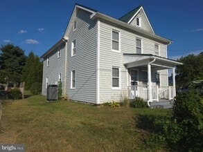 10 Maple Ave in Walkersville, MD - Building Photo - Building Photo
