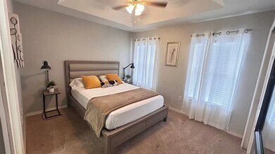 5324 Paradise Cay Cir in Kissimmee, FL - Foto de edificio - Building Photo