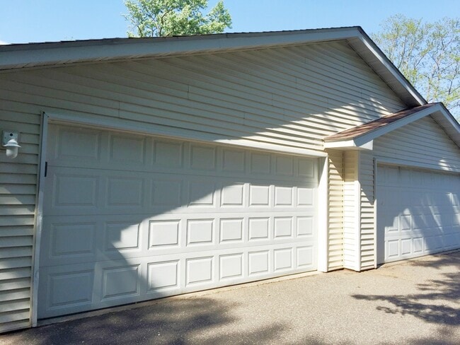 535 6th St N in Hudson, WI - Foto de edificio - Building Photo